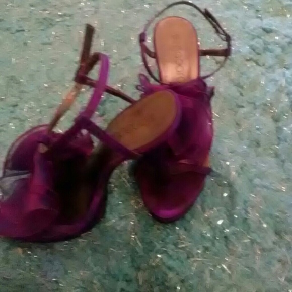 Shoes - Picture 2 of 3